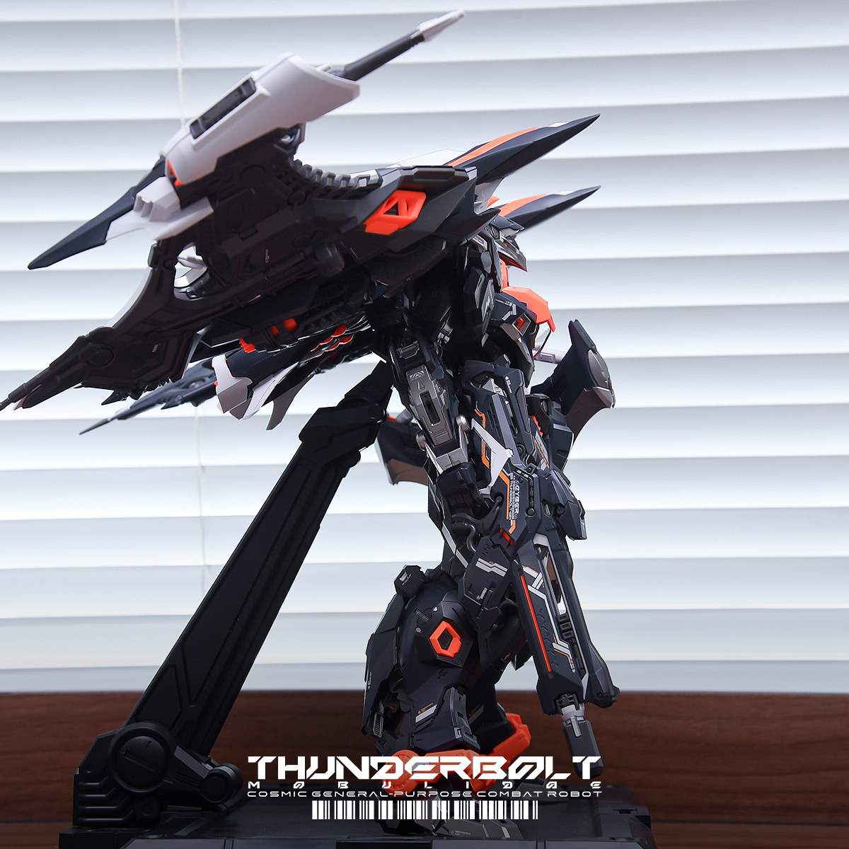 INERA Infinite Line UMD Serie  - Fenrir Model Kit In Era recensie en prijs